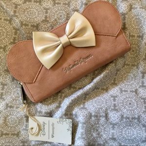 Minnie Mouse wallet (Loungefly)